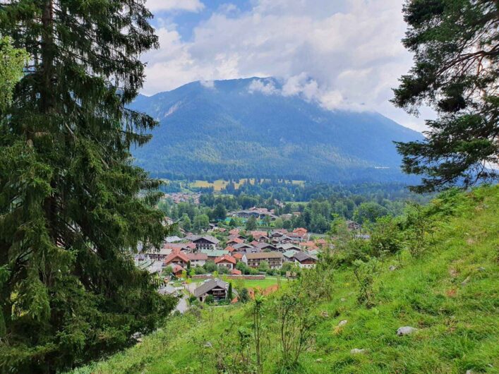 Blick vom Panoramaweg auf Grainau