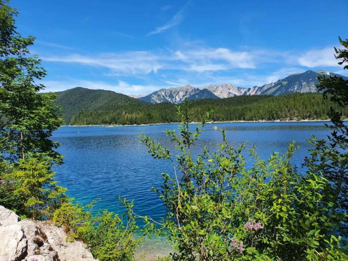 Eibsee vor dem Hintergrund der Berge