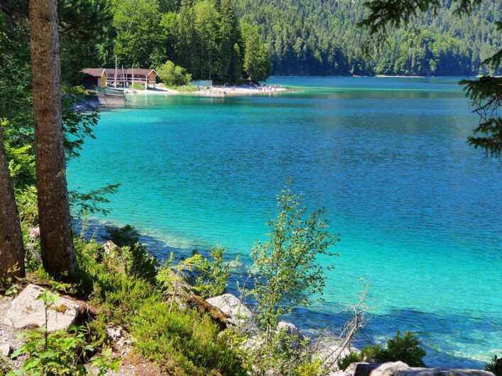 türkis schimmernder Eibsee