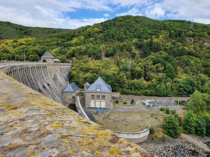 Blick auf das Speicherkraftwerk am Edersee