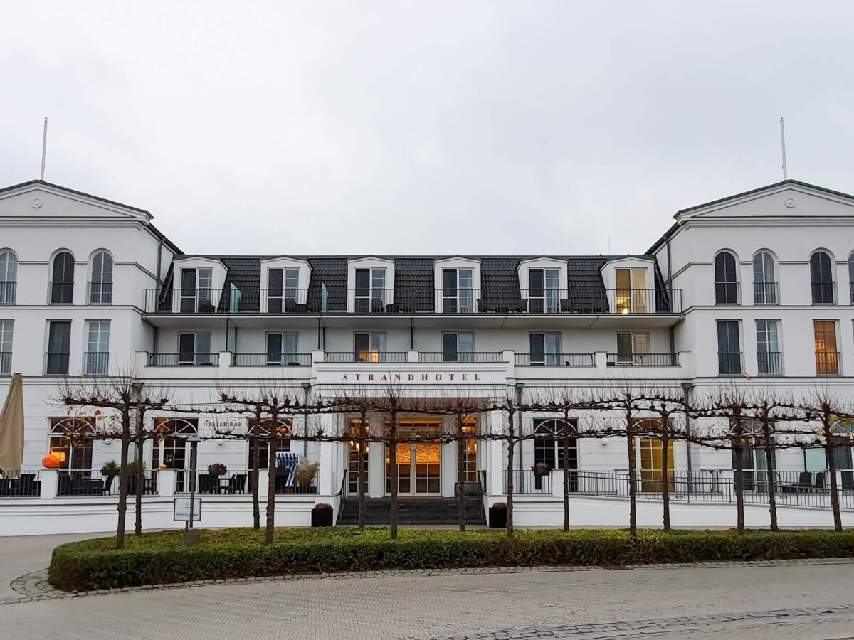 Blick auf das Strandhotel Zingst