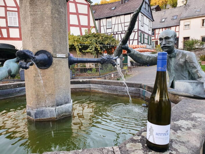 Flasche Weißburgunder auf dem Hankelbrunnen