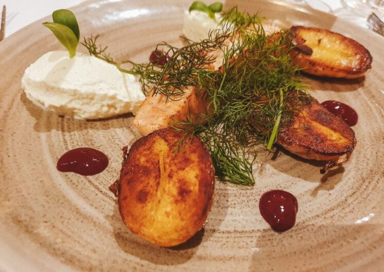 Label Rouge Lachs als Vorspeise beim Hochzeitsdinner im Restaurant Strandläufer