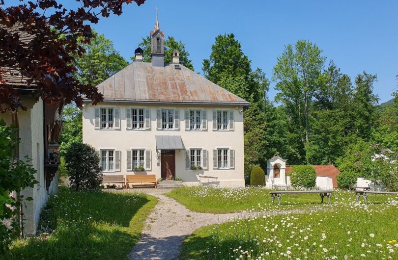 Benefiziatenhaus auf dem Kalvarienberg Lenggries