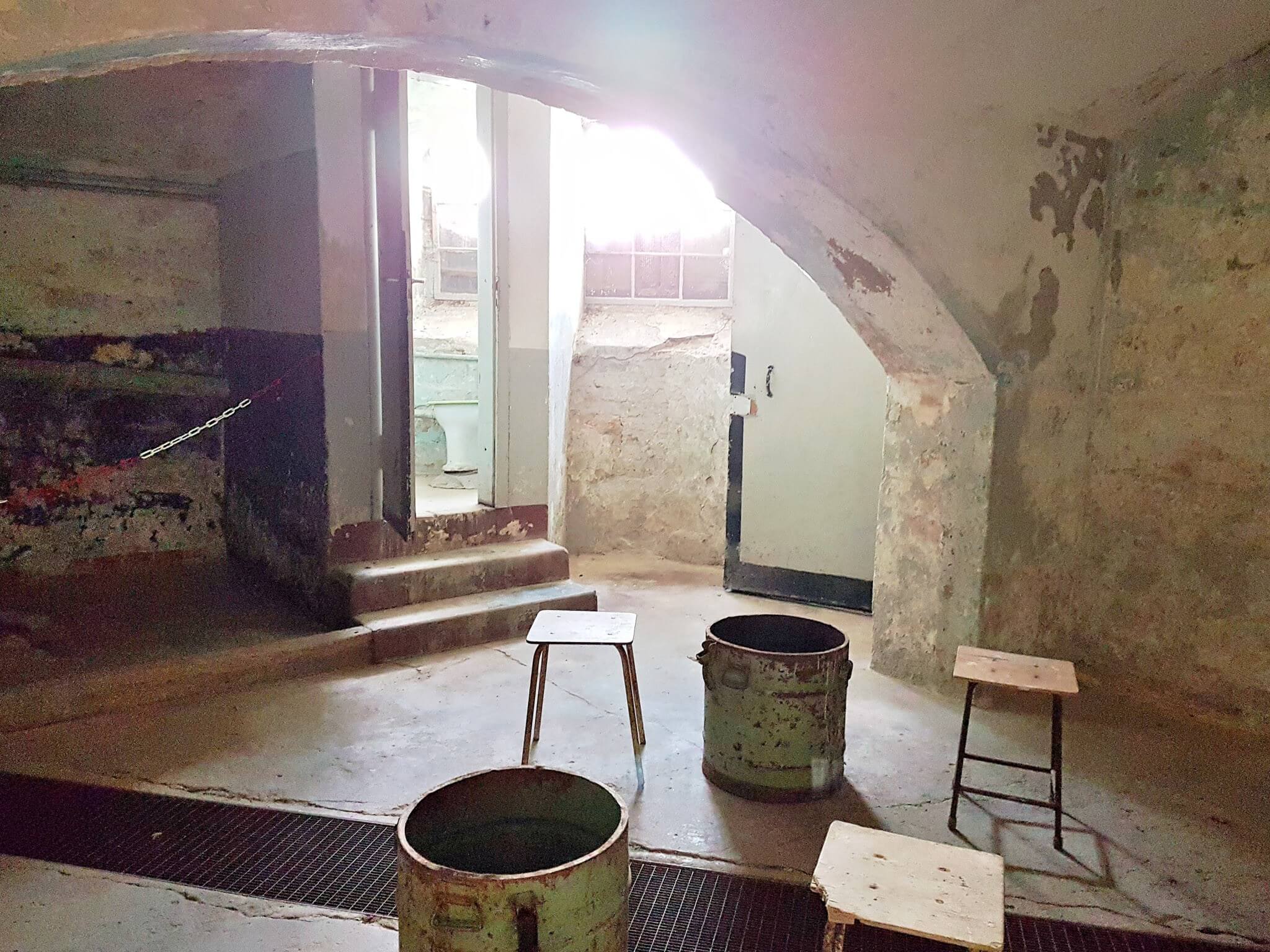 feuchte Kellerzelle im Zuchthaus