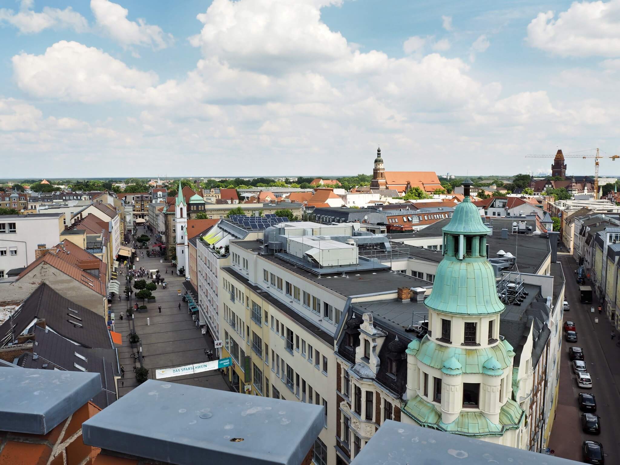 Blick über Cottbus und auf die Spremberger Straße vom Cottbuser Turm