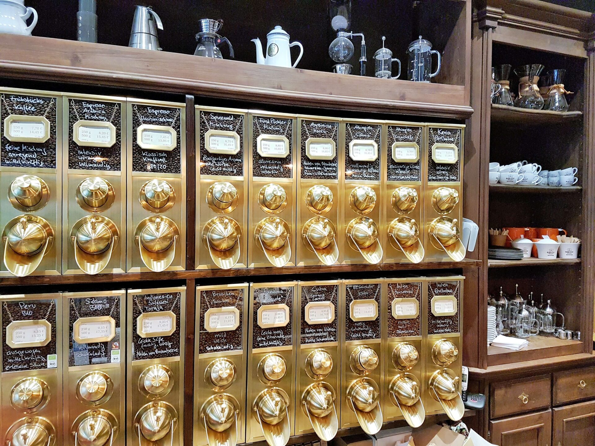 Kaffeedepots mit zahlreichen Sorten