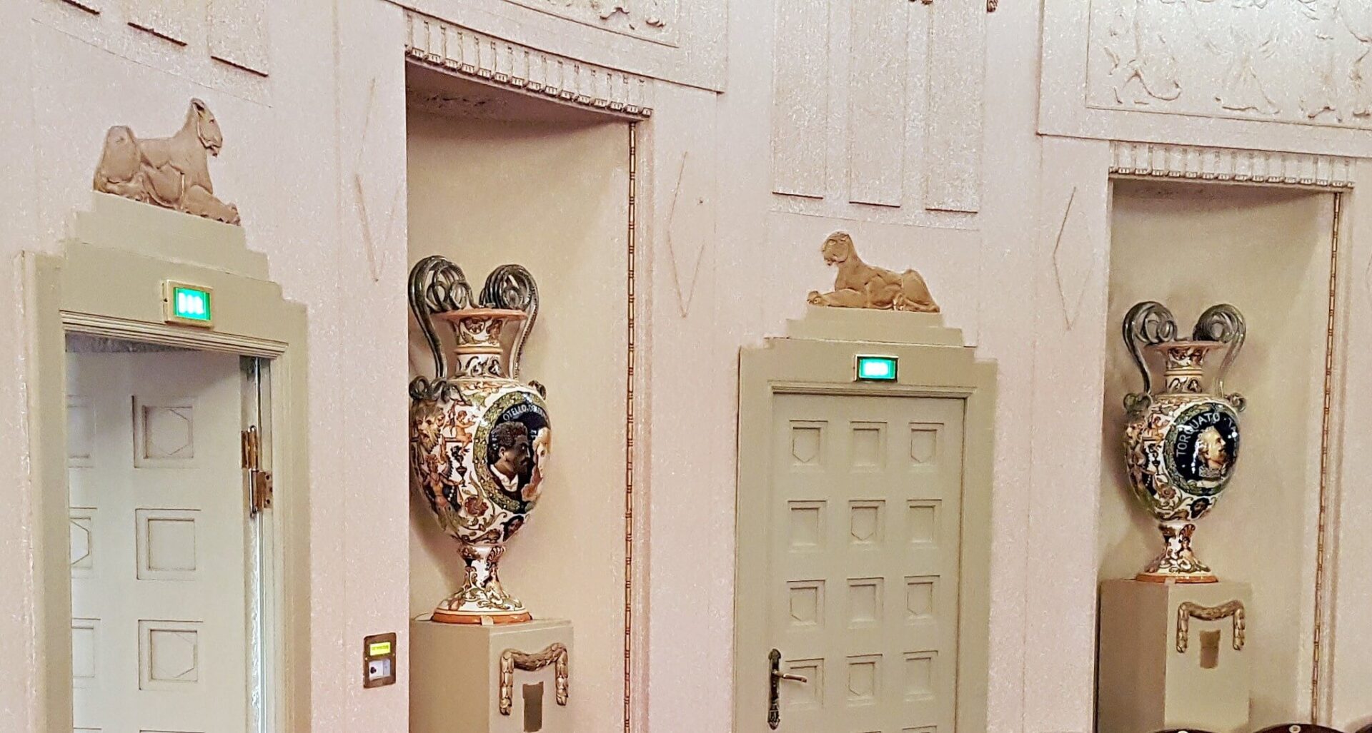 Vasen im Staatstheater Cottbus